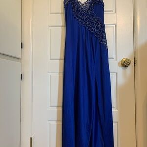 Elegant Blue Lace Chemise